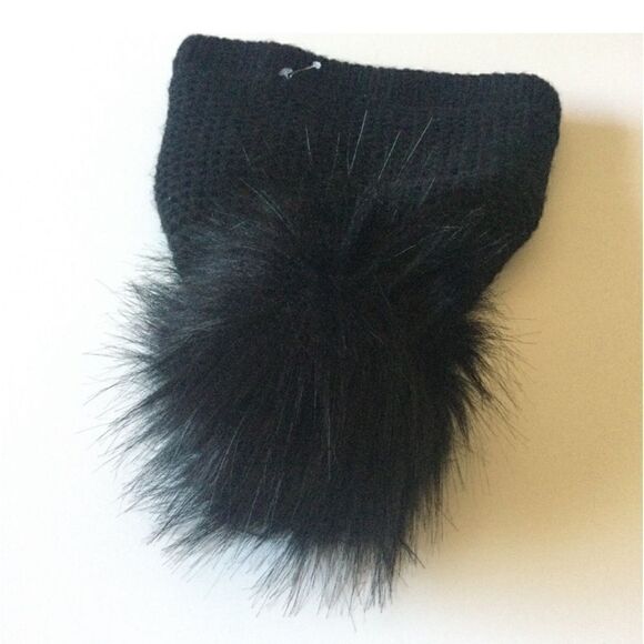 NWT KYI KYI WOMENS WOOL BLEND KNIT BEANIE WITH FAUX FUR POM BLACK main image 10